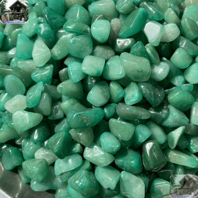 Màu xanh lục của thạch anh Aventurine gắn liền với hành Mộc trong ngũ hành Màu xanh lục của thạch anh Aventurine gắn liền với hành Mộc trong ngũ hành