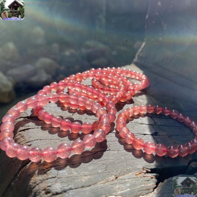 Người mệnh Thổ đeo thạch anh dâu tây sẽ nhận được sự hỗ trợ đắc lực từ nguồn năng lượng của đá Người mệnh Thổ đeo thạch anh dâu tây sẽ nhận được sự hỗ trợ đắc lực từ nguồn năng lượng của đá