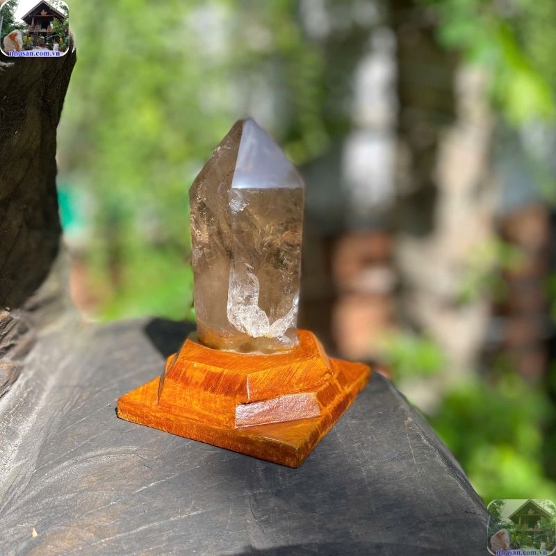 Thạch anh khói là bậc thầy trong việc bảo vệ và tiếp đất năng lượng Thạch anh khói là bậc thầy trong việc bảo vệ và tiếp đất năng lượng