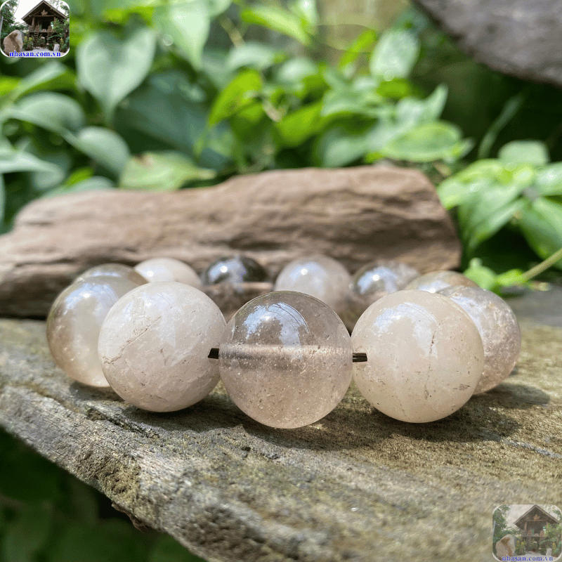 Thạch anh khói là loại đá giúp làm sạch không khí năng lượng trong nhà, văn phòng Thạch anh khói là loại đá giúp làm sạch không khí năng lượng trong nhà, văn phòng