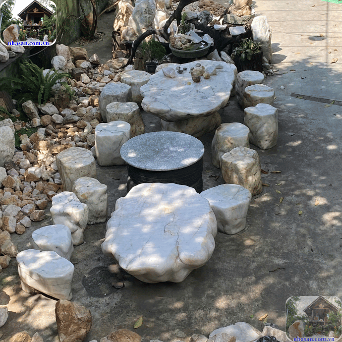 Thạch anh trắng thuộc hành Kim, phù hợp với người mệnh Kim và Thủy Thạch anh trắng thuộc hành Kim, phù hợp với người mệnh Kim và Thủy