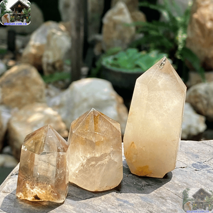 Thạch Anh Khói được coi là viên đá của sự bình tĩnh và cân bằng Thạch Anh Khói được coi là viên đá của sự bình tĩnh và cân bằng