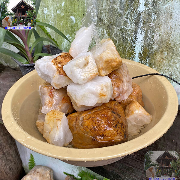 Nhà Sàn Tây Nguyên cung cấp đá thạch anh làm thạch thủy bình Nhà Sàn Tây Nguyên cung cấp đá thạch anh làm thạch thủy bình