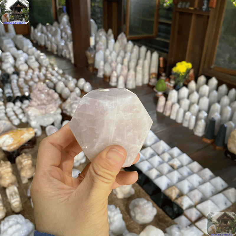 Khi đá được sử dụng, nó hấp thụ nhiều loại năng lượng khác nhau Khi đá được sử dụng, nó hấp thụ nhiều loại năng lượng khác nhau