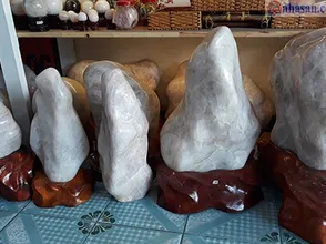 Selling quartz stone in Vinh Long