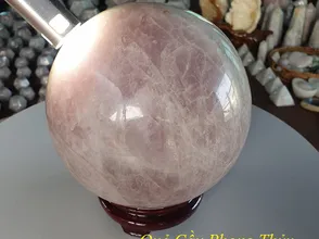 Uses pink quartz much but little known