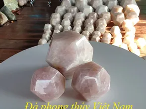 Rose quartz 12 sided symbolizes love