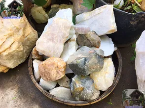 What is raw quartz stone? The meaning and use of raw quartz stone