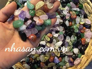 Crushed quartz stone - crushed quartz stone used in spreading graves