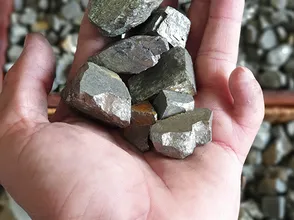 Golden Stone - Gold Feng Shui