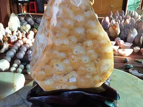 How much does natural quartz stone cost?