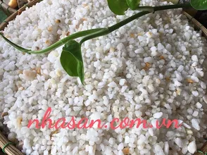 The types of crushed quartz stone used today