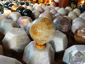 Unexpected effects of the golden cotton quartz ball