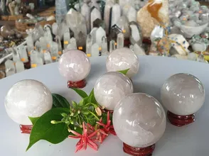 Qủa cầu thạch anh trong phong thủy