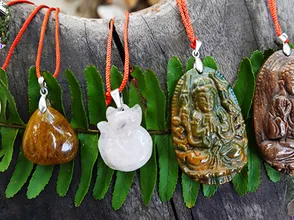 Top 3 types of feng shui stones worn around the neck help bring luck and fortune