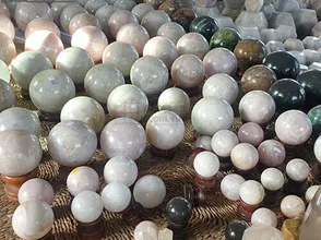 Why are quartz stones so popular?