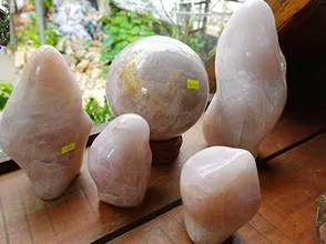 The meaning of quartz stone in feng shui spiritual life