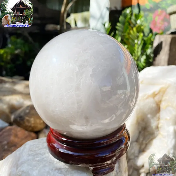 Quả cầu phong thủy mệnh Kim QC1244, đường kính 12.4cm, trọng lượng 2.52kg 