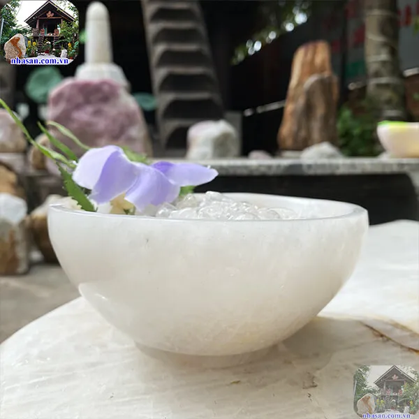 Bát đá thạch anh trắng 0.98kg -14.5cm B44