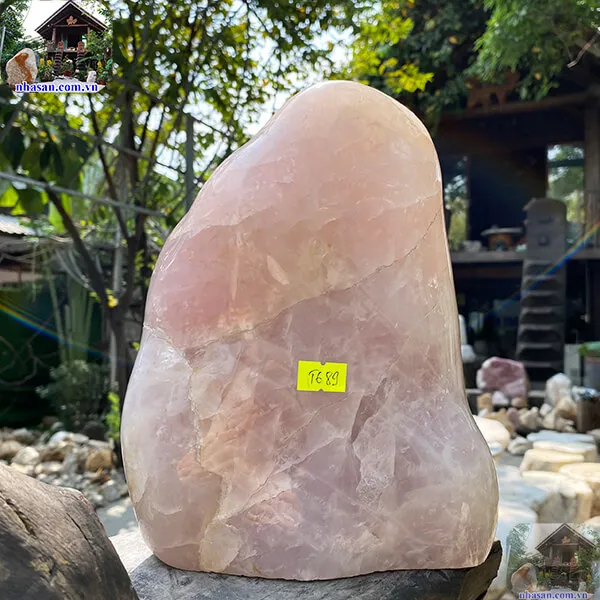 Trụ đá thạch anh hồng T689, nặng 7.8kg, kích thước 22x17x12 cm