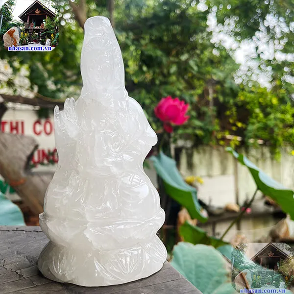 TƯỢNG PHẬT BÀ QUAN ÂM THẠCH ANH TRẮNG