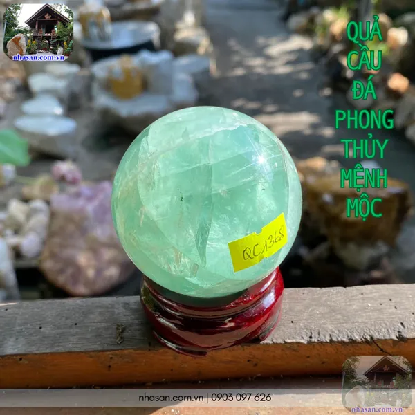 Quả cầu đá phong thủy mệnh mộc QC1368 nặng 450g, đường kính 6.7cm