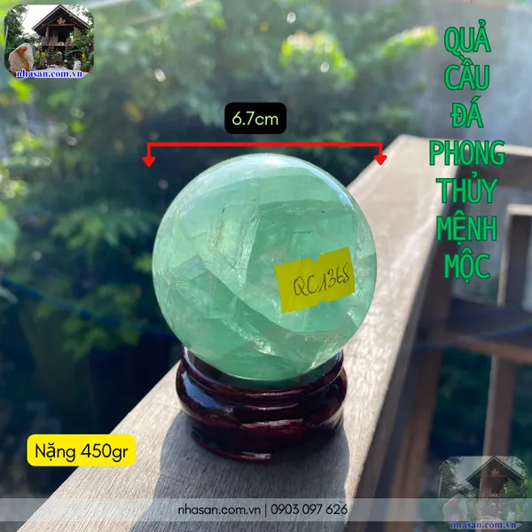 Quả cầu đá phong thủy mệnh mộc QC1368 nặng 450g, đường kính 6.7cm