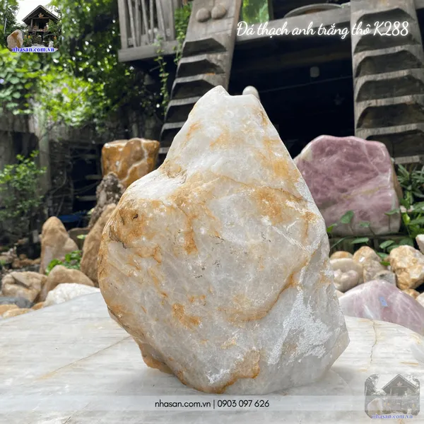 Đá thạch anh trắng thô K288 nặng 7.5kg, cao 28cm x ngang 23cm x dày 8cm