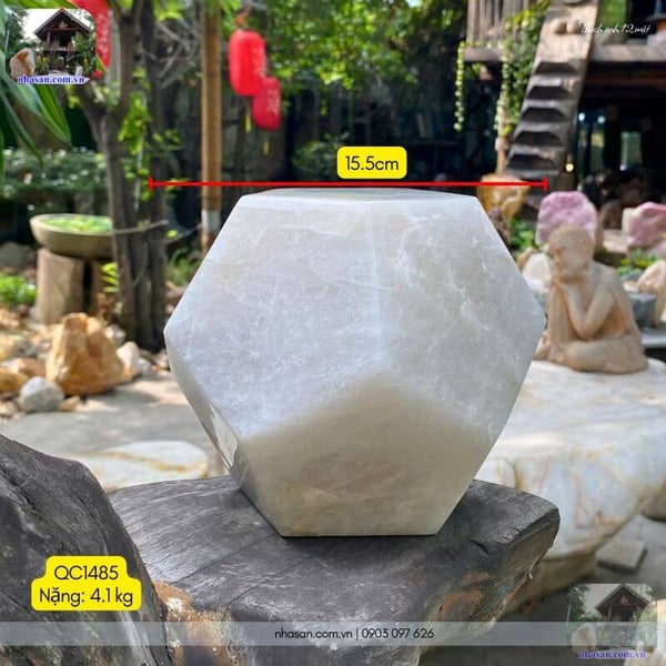 Đá thạch anh 12 mặt QC1485 - 4.1kg - 15.5cm