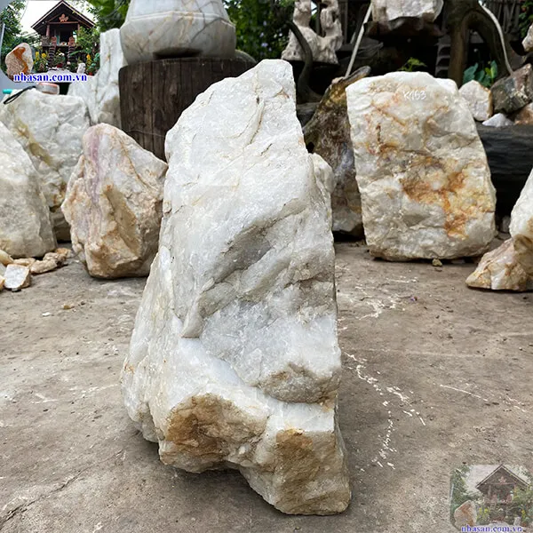 Đá Thạch Anh Trắng Phong Thủy - Tinh Hoa Tích Khí Bình An - Nặng 45kg - K188