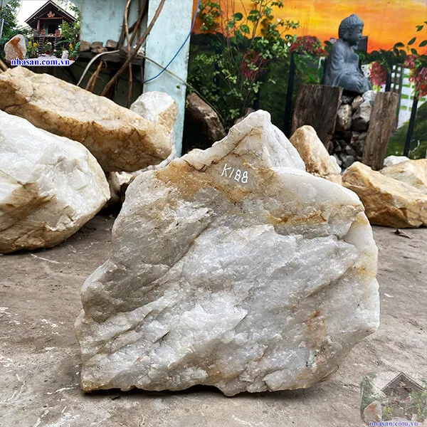 Đá Thạch Anh Trắng Phong Thủy - Tinh Hoa Tích Khí Bình An - Nặng 45kg - K188