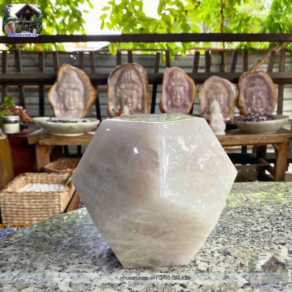 Đá thạch anh 12 mặt QC1486 - 4kg - 15.5cm