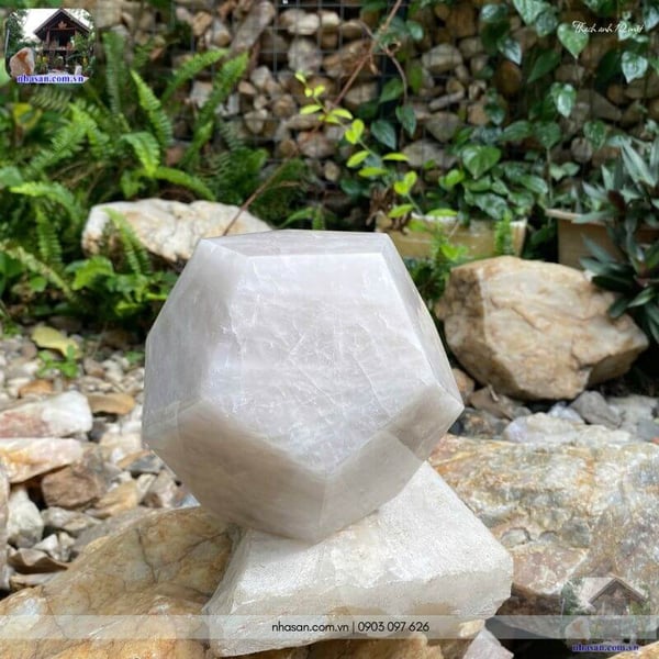 Đá thạch anh 12 mặt QC1486 - 4kg - 15.5cm