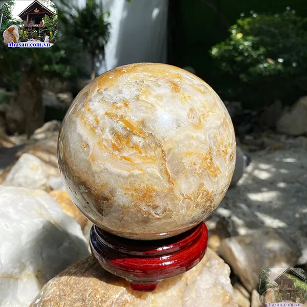 Quả cầu thạch anh màu vàng QC1273, đường kính 14cm, nặng 3.34kg