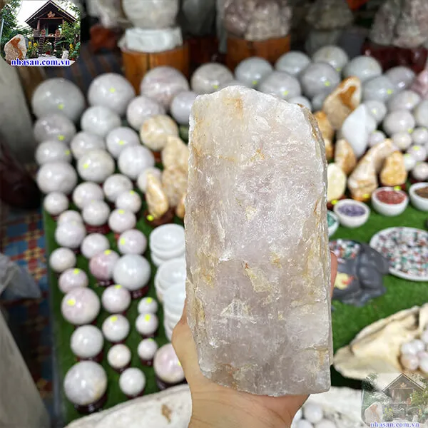 Đá thạch anh hồng tự nhiên - Năng lượng và sức khỏe cho trang sức