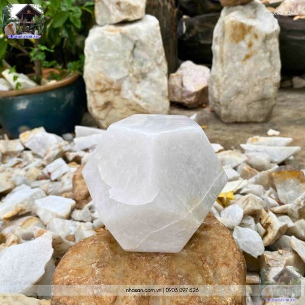 Đá thạch anh 12 mặt 15cm QC1487 - 3.6kg 