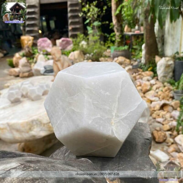 Đá thạch anh 12 mặt 15cm QC1487 - 3.6kg 