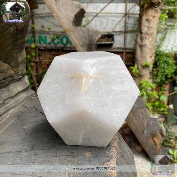 Đá thạch anh 12 mặt 15cm QC1487 - 3.6kg 