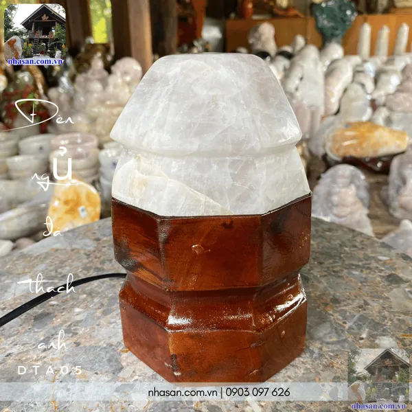 Đèn ngủ đá thạch anh DTA05 nặng 1,62kg, kích thước cao 18cm x ngang 11,5cm