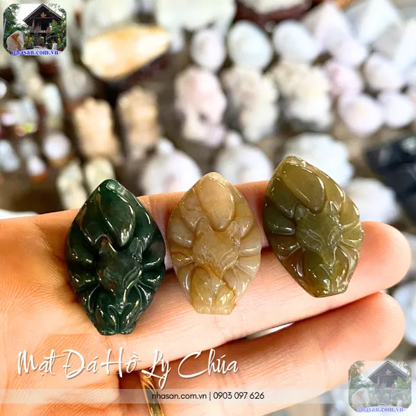 Mặt đá hồ ly chúa nặng khoảng từ 6-7gr, cao 3cm x ngang 2cm - MDC28