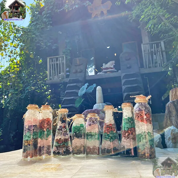 Chai đá ngũ sắc phong thủy
