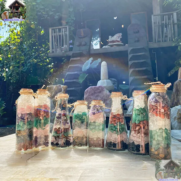 Chai đá ngũ sắc phong thủy