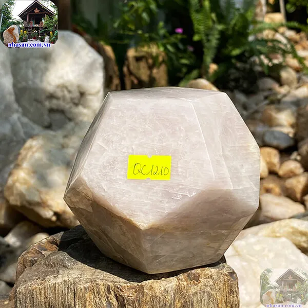 Thạch anh hồng 12 mặt cho người mệnh thổ - hỏa