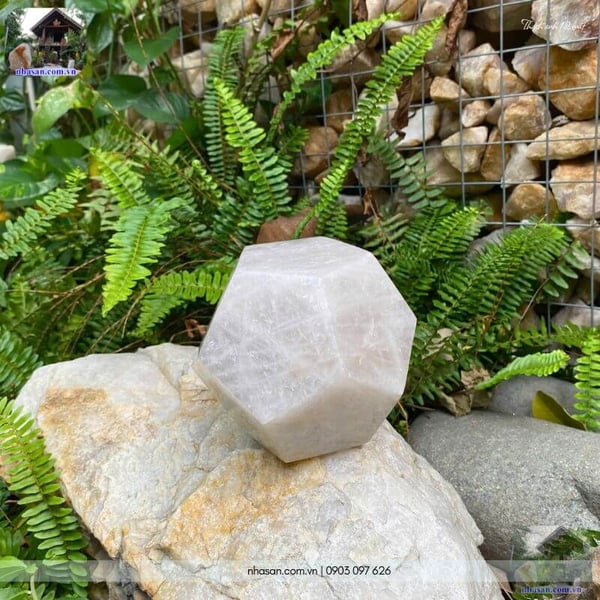 Đá thạch anh 12 mặt QC1488 - 3.35kg -15cm