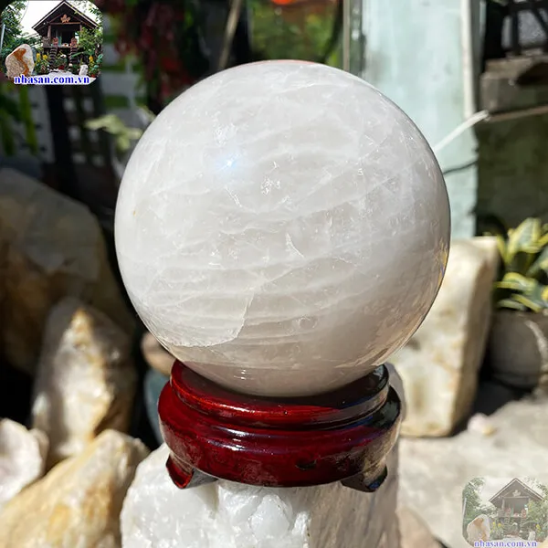 Cầu đá thạch anh QC1292, nặng 2.18kg, đường kính 12cm