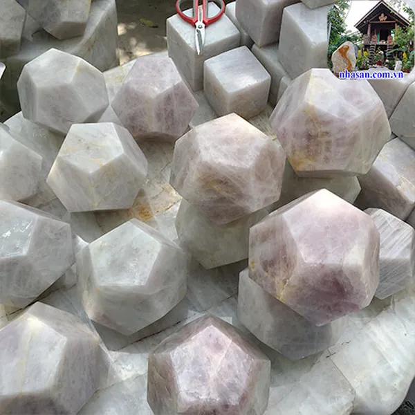 White quartz stone