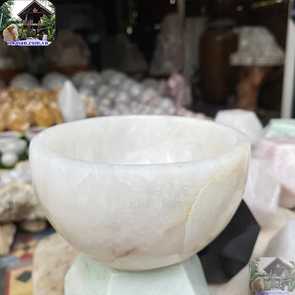 Bát đá thạch anh trắng 1.06Kg-13cm B61