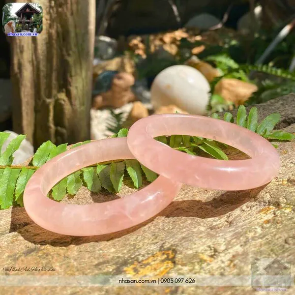 Vòng thạch anh hồng bản liền