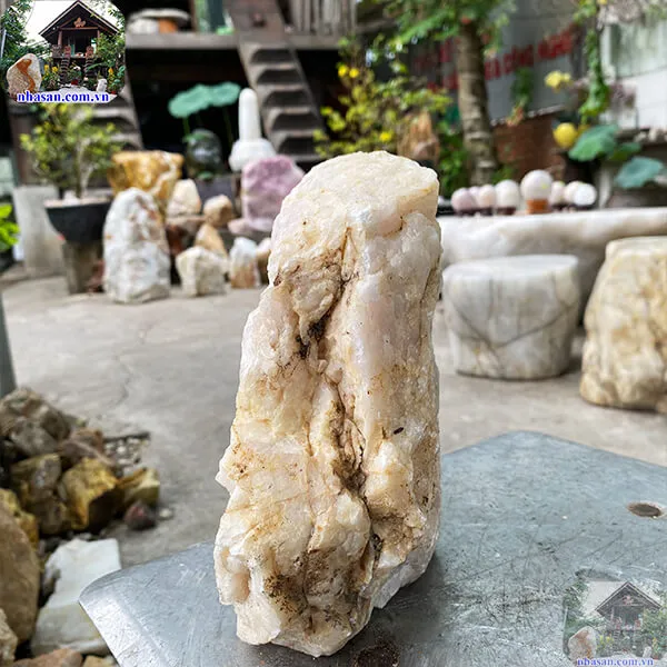 Đá thạch anh hồng thô khối 3.6kg-K136
