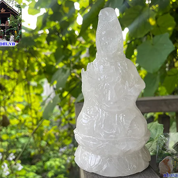 TƯỢNG PHẬT BÀ QUAN ÂM THẠCH ANH TRẮNG 